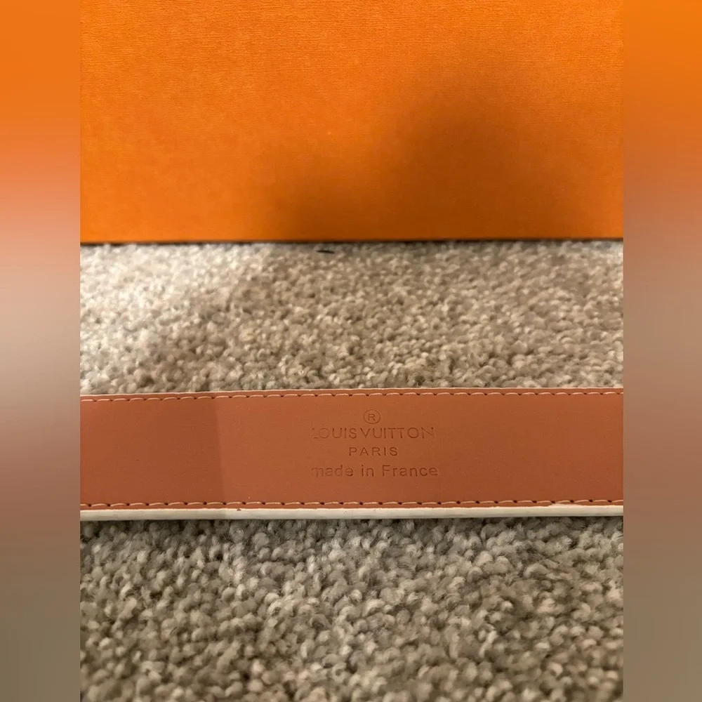 Louis Vuitton Damier Cream/Grey Initiales LV Gold 40mm Belt - Picture 9 of 14